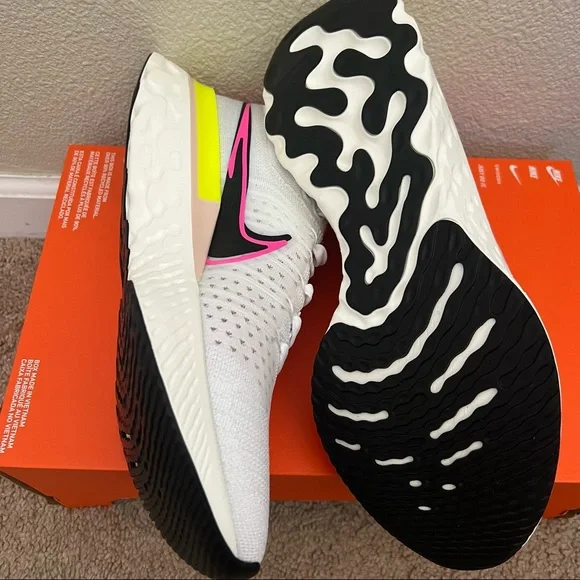 Nike React Infinity Run Flyknit 2 - Picture 4 of 7